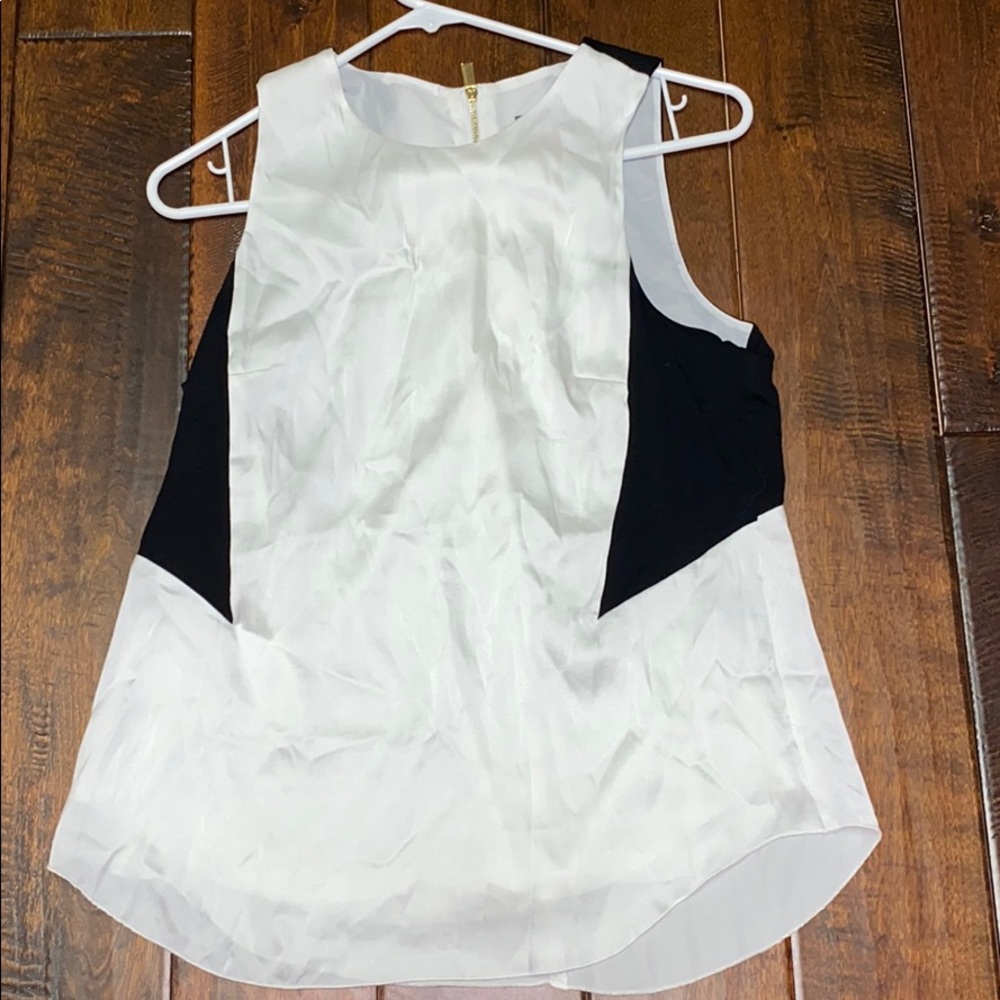 Vince Camuto zip back silk tank NWOT